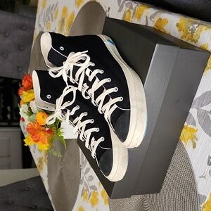 Shoes like pottery Near New